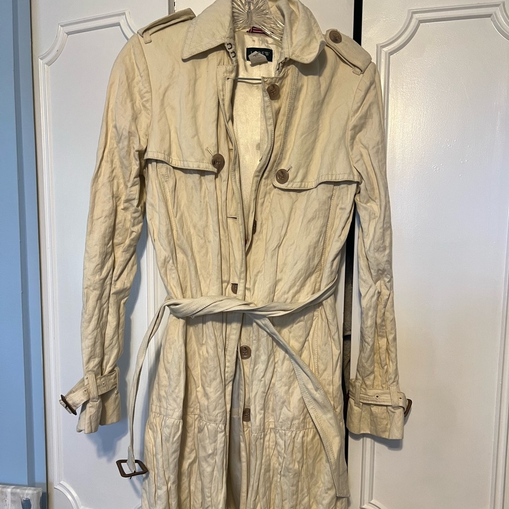 Vintage J Crew trench coat. Size 6. Cotton crinkled.